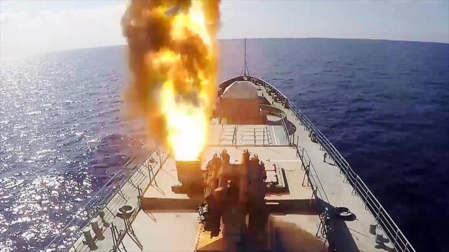 Misiles de crucero Kalibr lanzados desde un barco de la Armada de Rusia. (Foto: Ministerio ruso de Defensa) 