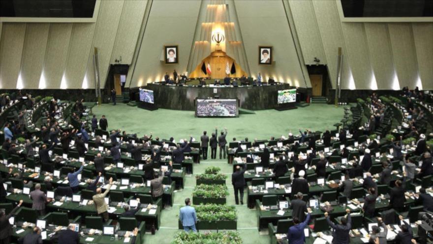 Una sesión de la Asamblea Consultiva Islámica (Mayles) de Irán, celebrada en Teherán, la capital, 27 de enero de 2020. (Foto: AFP)