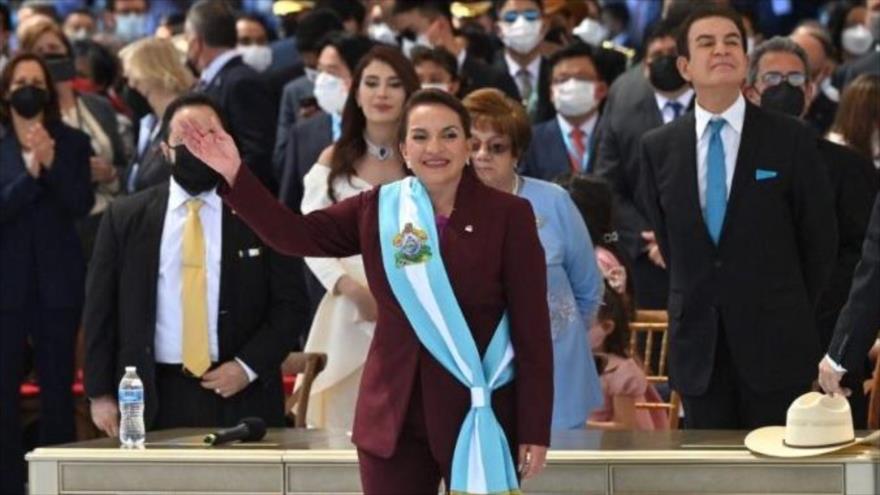 Presidenta de Honduras promete impedir cualquier injerencia de EEUU | HISPANTV