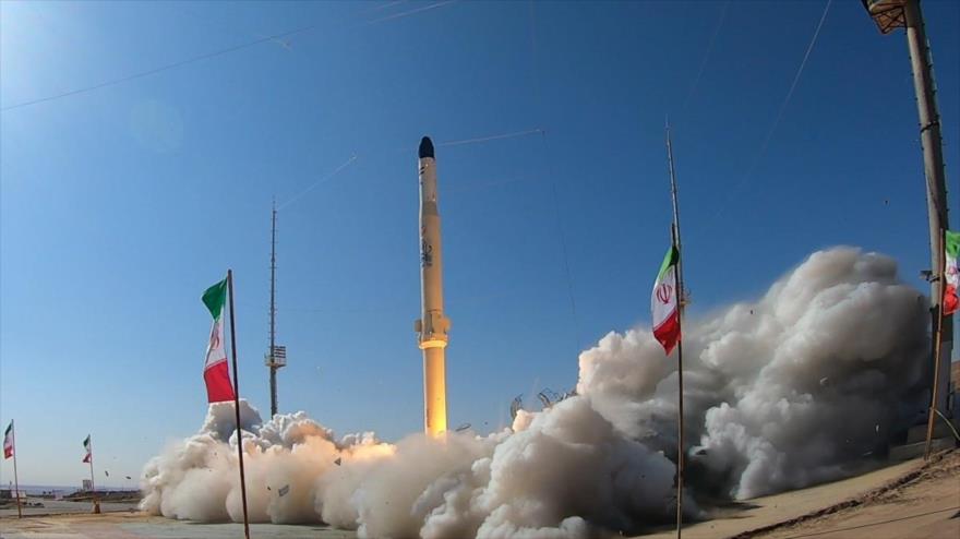 Un lanzamiento de prueba del portador de satélites, de producción iraní, Zolyanah. (FOTO: YJC)