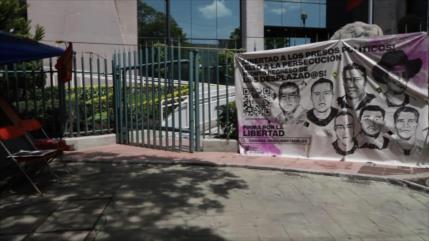 Exigen libertad de presos políticos de Oaxaca, México