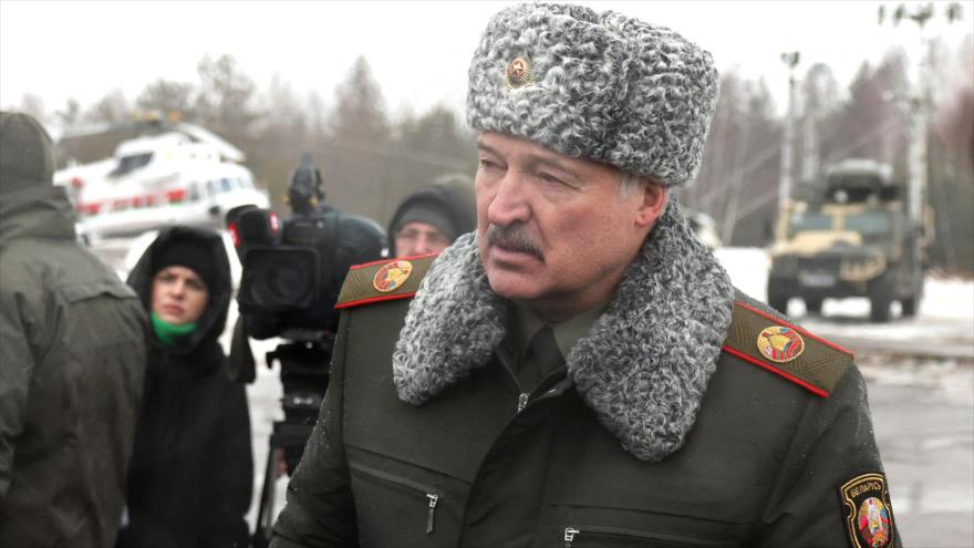 El presidente de Bielorrusia, Alexander Lukashenko, asiste a ejercicios conjuntos con Rusia, 17 de febrero de 2022. (Foto: AFP)