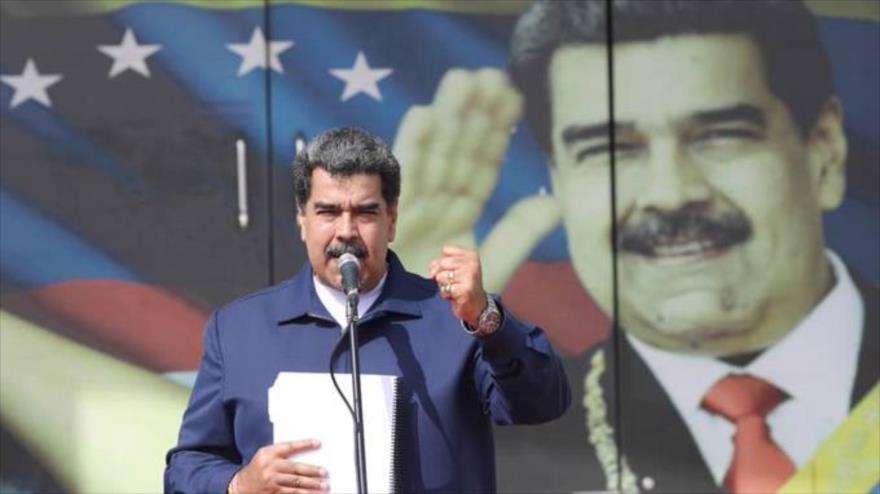 Maduro regresa de su gira internacional y la califica de exitosa