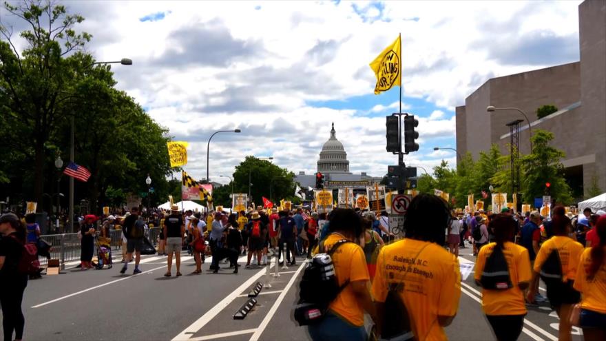 Manifestantes cercan Capitolio de EEUU en protesta por desigualdad