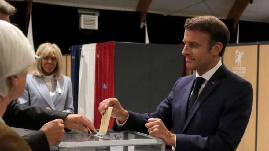Presidente de Francia, Emmanuel Macron, en la segunda vuelta de las elecciones parlamentarias en Le Touquet, en el norte de Francia, 19 de junio de 2022. (Foto: AFP)