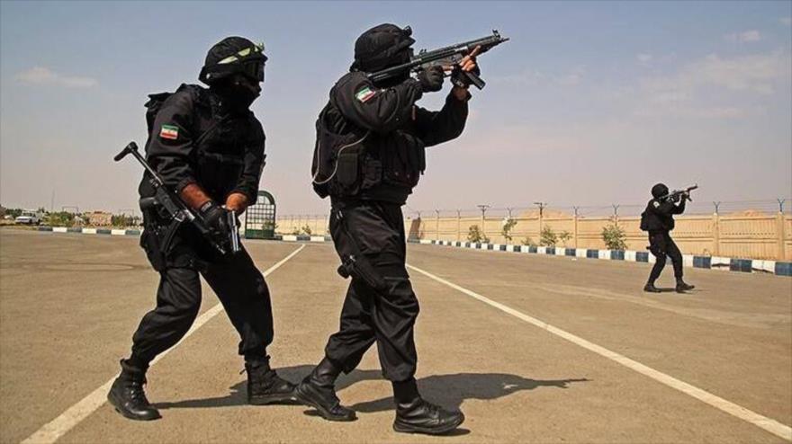Fuerzas especiales de la Policía iraní durante un entrenamiento militar.