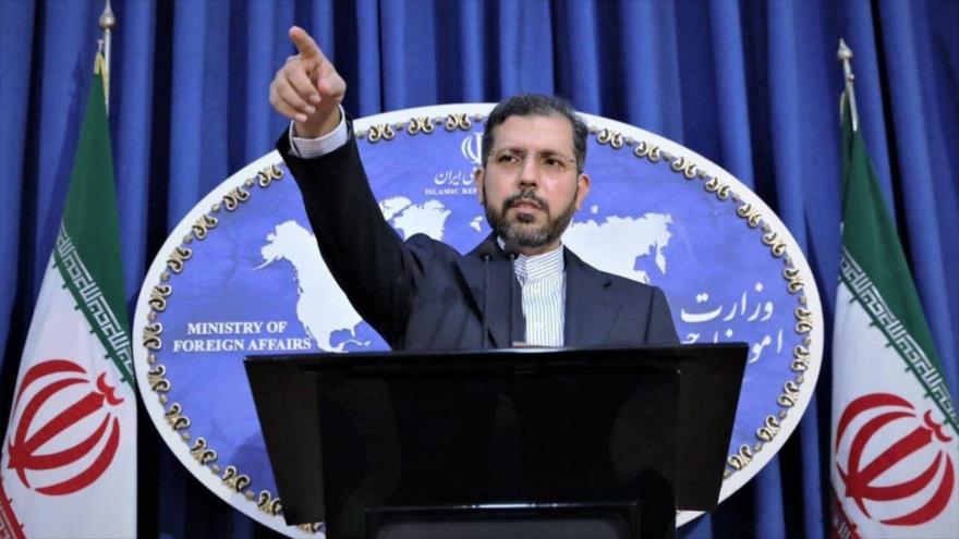 Portavoz de la Cancillería iraní, Said Jatibzade, habla con la prensa, Teherán.