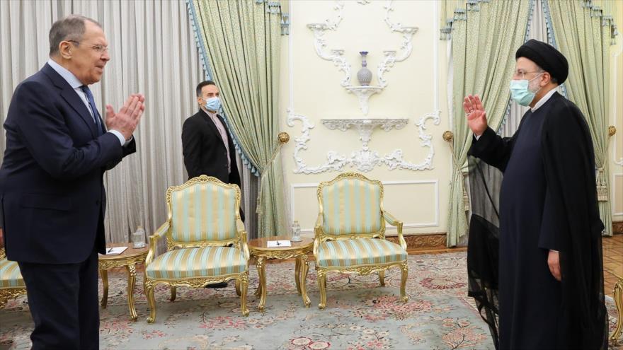 Canciller ruso se reúne con el presidente iraní en Teherán
