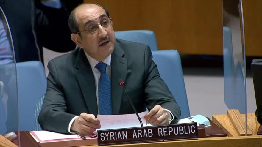 Basam Sabaq, representante permanente de Siria ante la Organización de las Naciones Unidas (ONU), habla en una reunión del organismo. 