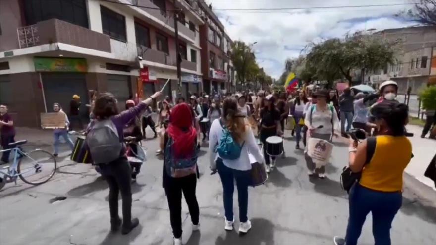 Mujeres ecuatorianas se suman a las voces en contra de Lasso