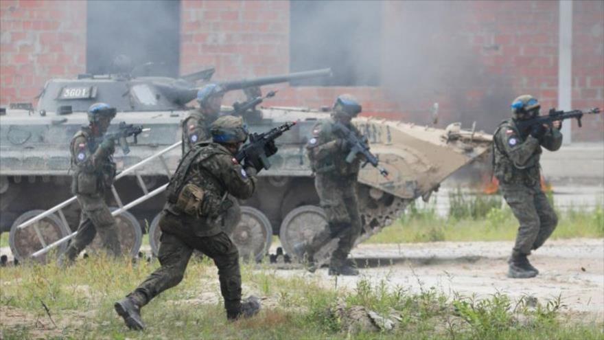Militares de la Alianza Atlántica durante un simulacro en el campo de entrenamiento de Yavoriv, Ucrania, 27 de julio de 2021. (Foto: Reuters)
