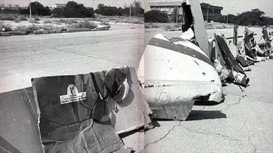 Los restos de un avión de pasajero Airbus A300 de la aerolínea Iran Air, derribado por un misil disparado por la Armada estadounidense. 