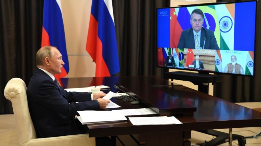 El presidente ruso, Vladimir Putin, participa en la XIV cumbre de jefes de Estado y de Gobierno del BRICS, 23 de junio de 2022.