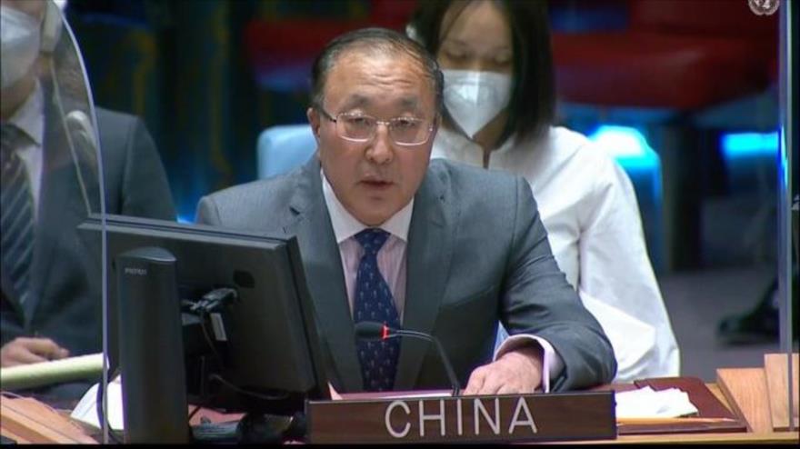 El embajador de China ante la ONU, Zhang Jun, durante un discurso, 28 de junio de 2022.