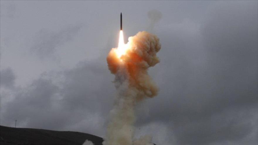Lanzamiento de un misil balístico por Ansarolá de Yemen contra objetivos en Arabia Saudí.