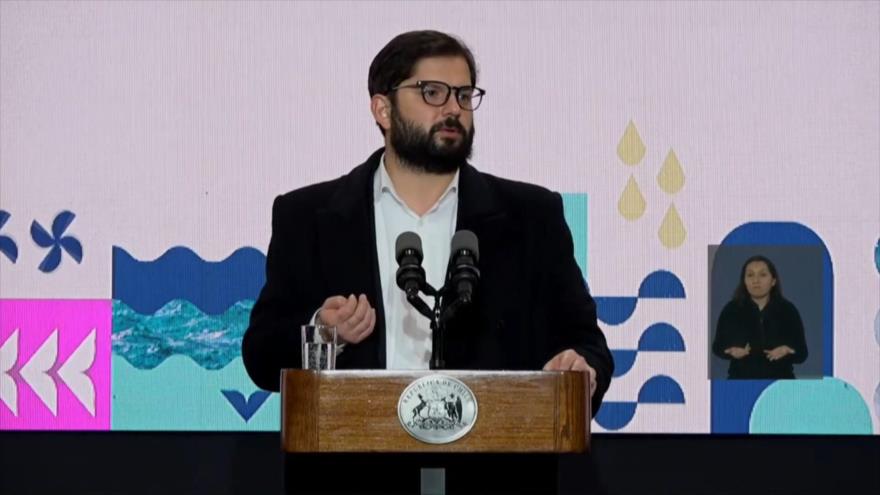 Boric presenta proyecto de reforma tributaria en Chile