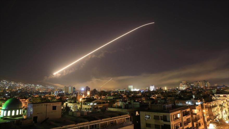 Sistemas de defensa aérea de Siria repelen un ataque israelí con misiles a Damasco, 21 de enero de 2019. (Foto: AFP)
