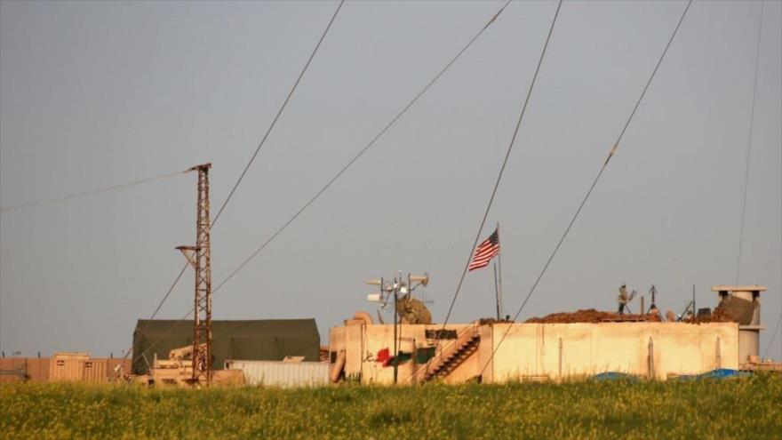Base militar estadounidense en la ciudad Manbij, ubicada en la norteña provincia siria de Alepo, 2 de abril de 2018. (Foto: AFP)