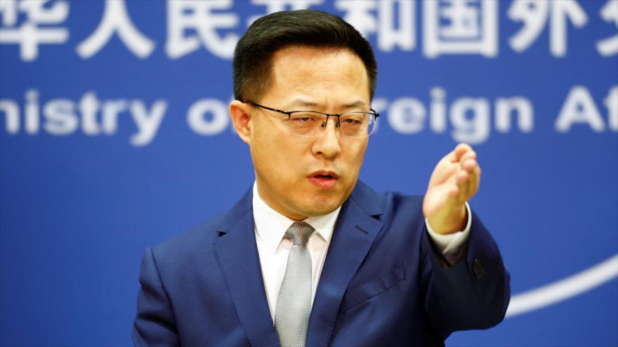 El portavoz de la Cancillería de China, Zhao Lijian, asiste a una conferencia de prensa, 18 de marzo de 2022. (Foto: Reuters)