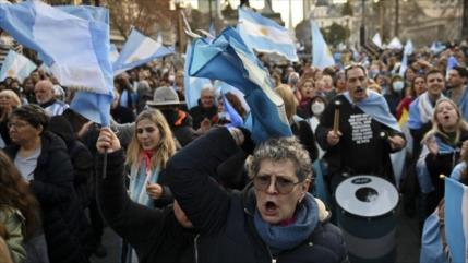 Argentinos rechazan en el Día de la Independencia acuerdo con FMI 