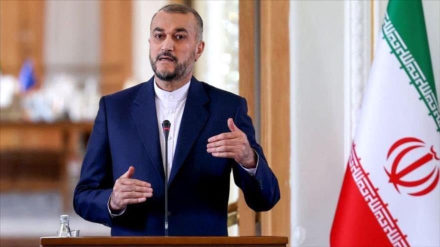 Canciller de Irán, Husein Amir Abdolahian, en una conferencia de prensa en la capital persa, Teherán, 25 de junio de 2022. (Foto: AFP)