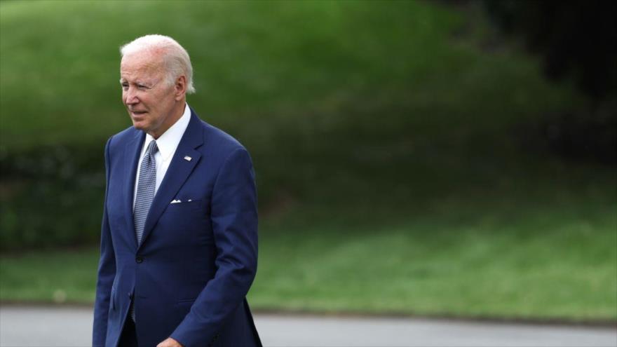 El presidente de EE.UU., Joe Biden, camina en el patio de la Casa Blanca, Washington D.C., 8 de julio de 2022. (Foto: Getty Images)