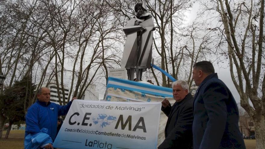 Inauguran un monumento en memoria de excombatientes de guerra de las Malvinas en la ciudad de La Plata, Argentina, 16 de junio de 2022.