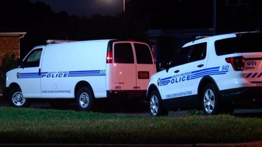 La Policía en la escena del tiroteo, la ciudad estadounidense de Charlotte, en el estado de Carolina del Norte, 17 de julio de 2022.
