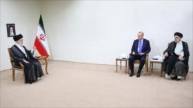 Líder de Irán a Erdogan: Ataque a Siria beneficiará a terroristas