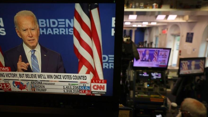 El presidente de EE.UU., Joe Biden, se ve en los televisores en la Sala de prensa James Brady Press de la Casa Blanca, Washington D.C. (Foto: Getty Images)