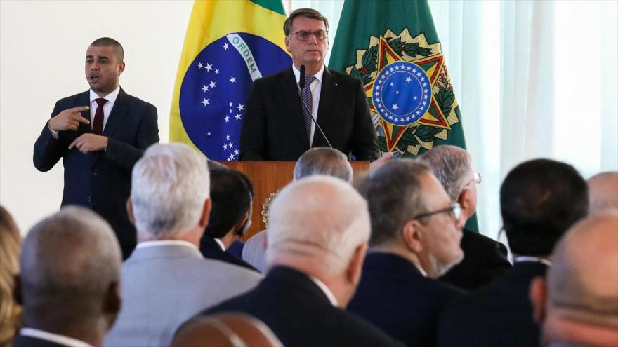 Oposición pide investigar a Bolsonaro por atacar sistema electoral | HISPANTV