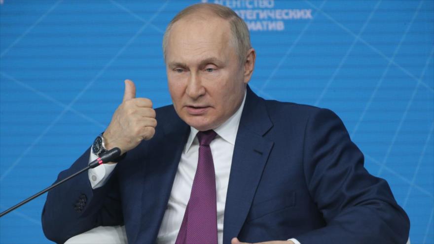 Presidente ruso, Vladimir Putin, habla en un foro en Moscú, 20 de julio de 2022. (Foto: Getty Images)