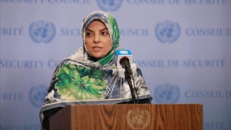 La representante permanente adjunta de Irán ante la ONU, Zahra Ershadi, habla con los periodistas en la sede de este ente, Nueva York, 6 de agosto de 2021.