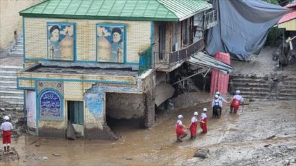 Últimas imágenes de inundación en capital de Irán: Hay 19 muertos