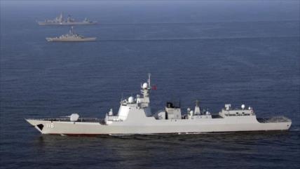 Buques de guerra de Irán participan en el desfile naval de Rusia