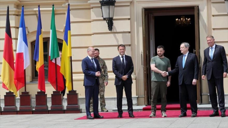 Líderes de la Unión Europea tras una reunión con el presidente ucraniano, Volodimir Zelenski, en Kiev (Ucrania), 16 de junio de 2022. (Foto: Getty Images)
