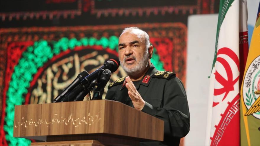 El comandante en jefe del Cuerpo de Guardianes de Irán, Hosein Salami, habla durante una ceremonia en la capital, Teherán, 21 de septiembre de 2019. 