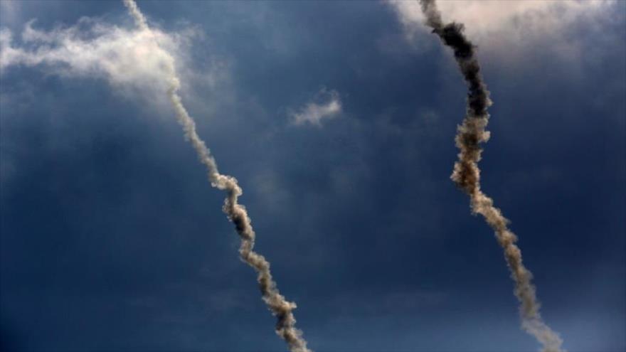 Cohetes palestinos disparados desde Gaza en represalia por ataques aéreos israelíes, 7 de agosto de 2022. (Foto: Getty Images)