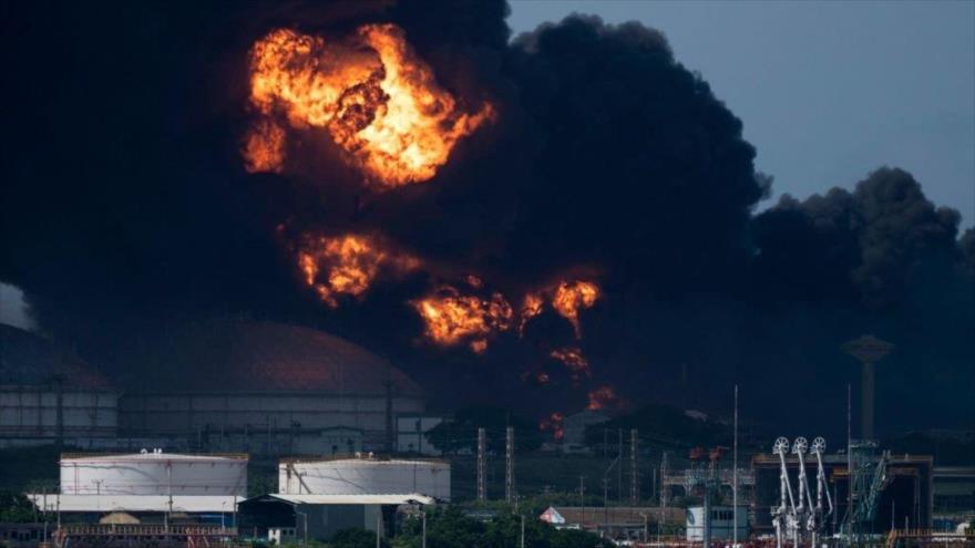 Vista del masivo incendio en un depósito de combustible en Matanzas, en el oeste de Cuba, 6 de agosto de 2022. (Foto: Getty Images)