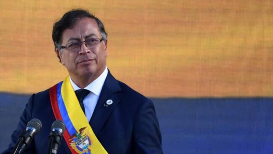 Analistas abordan la investidura de Gustavo Petro en Colombia