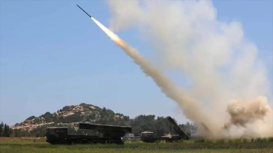 China dispara misiles balísticos durante sus ejercicios militares más grandes cerca de Taiwán, 4 de agosto de 2022. (Foto: AFP)