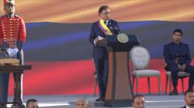 Gustavo Petro toma el cargo como nuevo presidente de Colombia