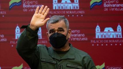 Maduro ordena a restablecer lazos militares con Colombia