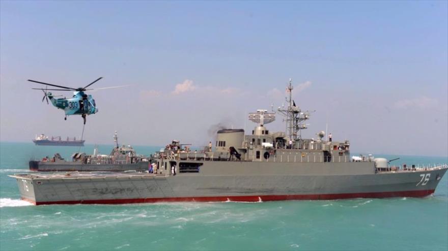 El destructor Yamaran de la Armada de la República Islámica de Irán navegando en aguas del Golfo Pérsico. (Foto: Mizan)