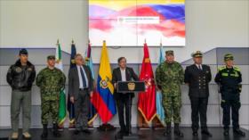 Petro cumple su compromiso y renueva cúpula militar de Colombia