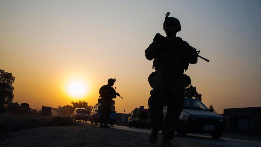 Fuerzas de EE.UU. patrullan cerca de un puesto de control de la Policía afgana, 2014. (Foto: Reuters)