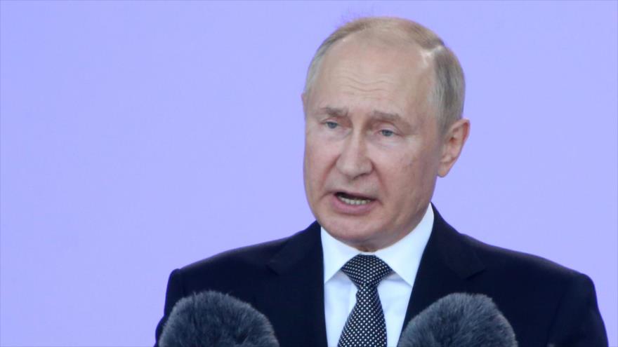 El presidente de Rusia, Vladimir Putin, ofrece un discurso en Kubinka, en las afueras de Moscú, 15 de agosto de 2022. (Foto: Getty Images)
