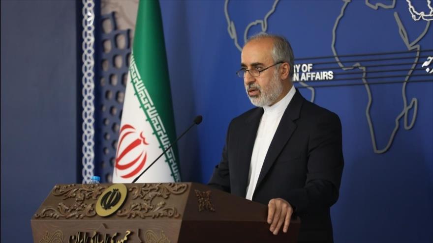 El portavoz del Ministerio de Asuntos Exteriores de Irán, Naser Kanani, en una rueda de prensa en Teherán.