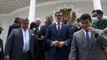 Parlamento venezolano aprueba designación de embajador en Colombia
