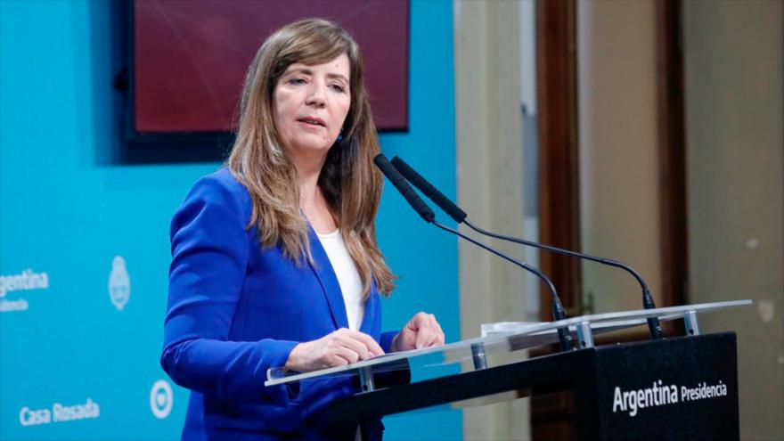 La portavoz de la Presidencia argentina, Gabriela Cerruti, durante una rueda de prensa en Buenos Aires, la capital.